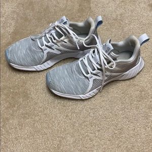 GUC Reebok Tennis Shoes